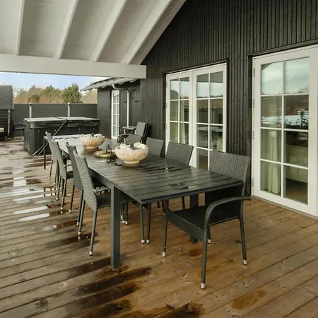 Vakantiehuis In With Sauna