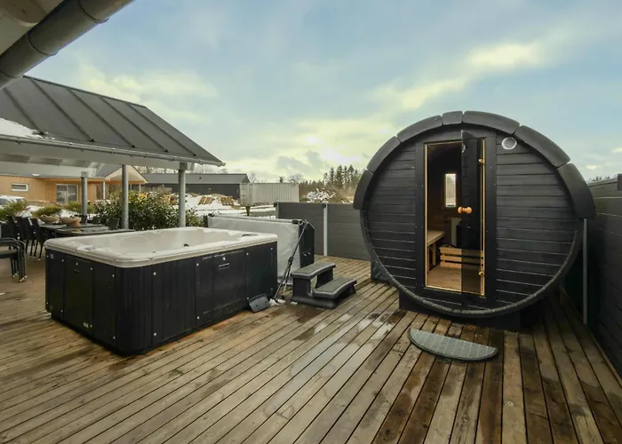 In With Sauna